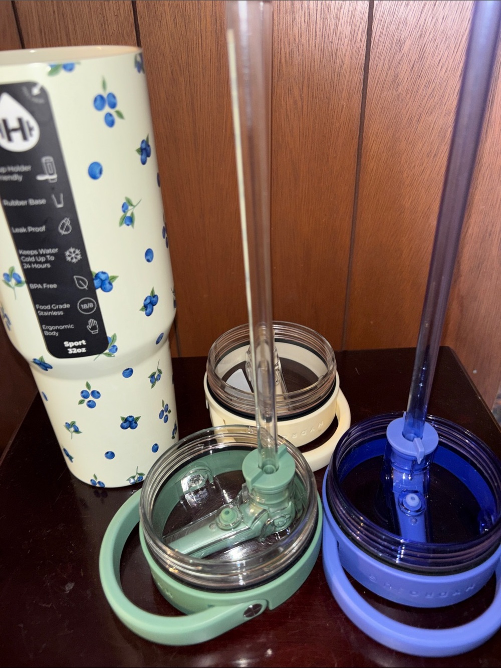 Hydrojug 32 oz sport Freshly picked BNWT and two extra lids.